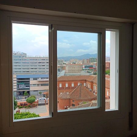 Habitacion Privada Centro Malaga Cerca Tren Maria Zambrano Y Playa Muy Buena Conexion Wifi 외부 사진
