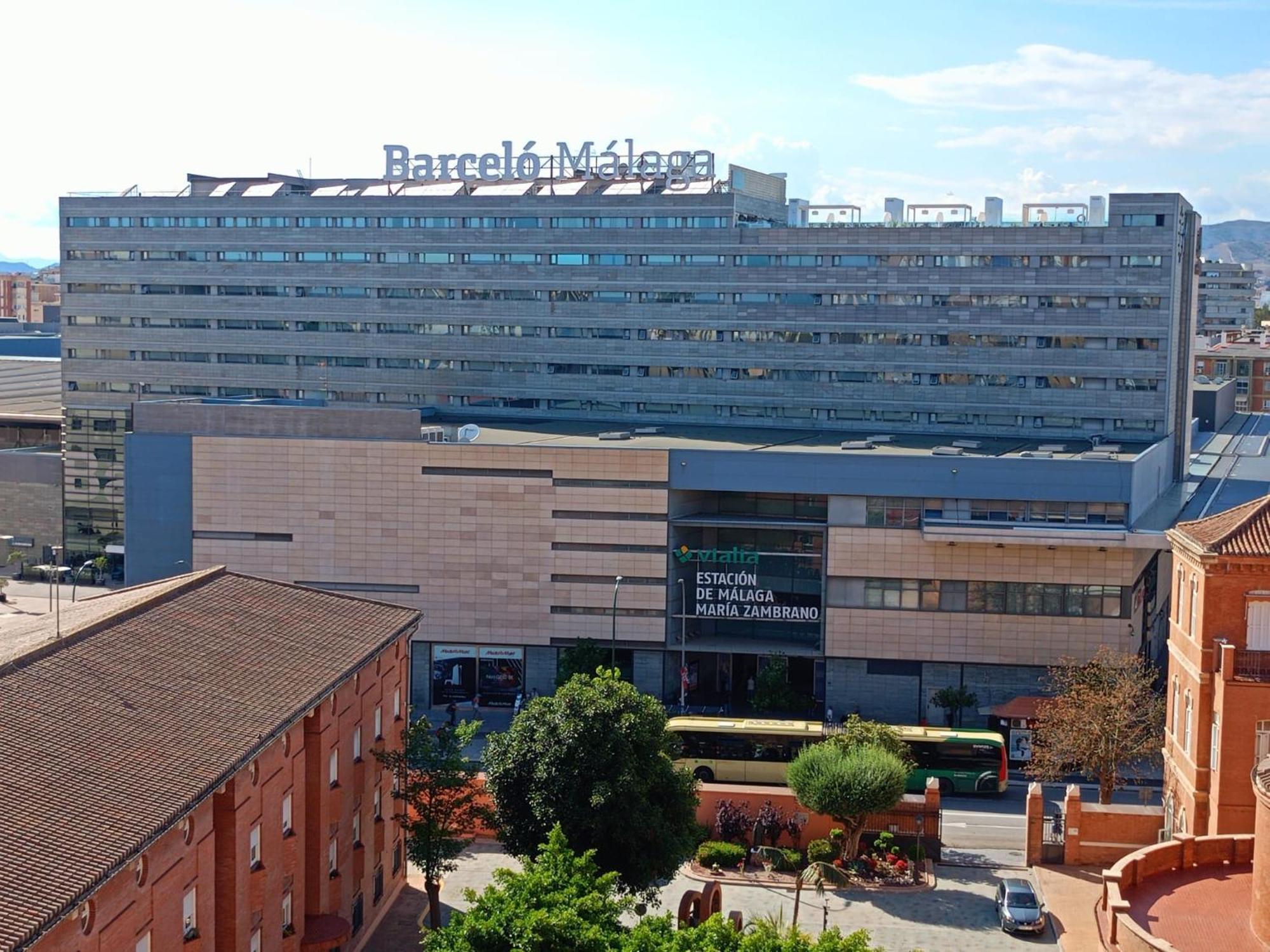 Habitacion Privada Centro Malaga Cerca Tren Maria Zambrano Y Playa Muy Buena Conexion Wifi 외부 사진