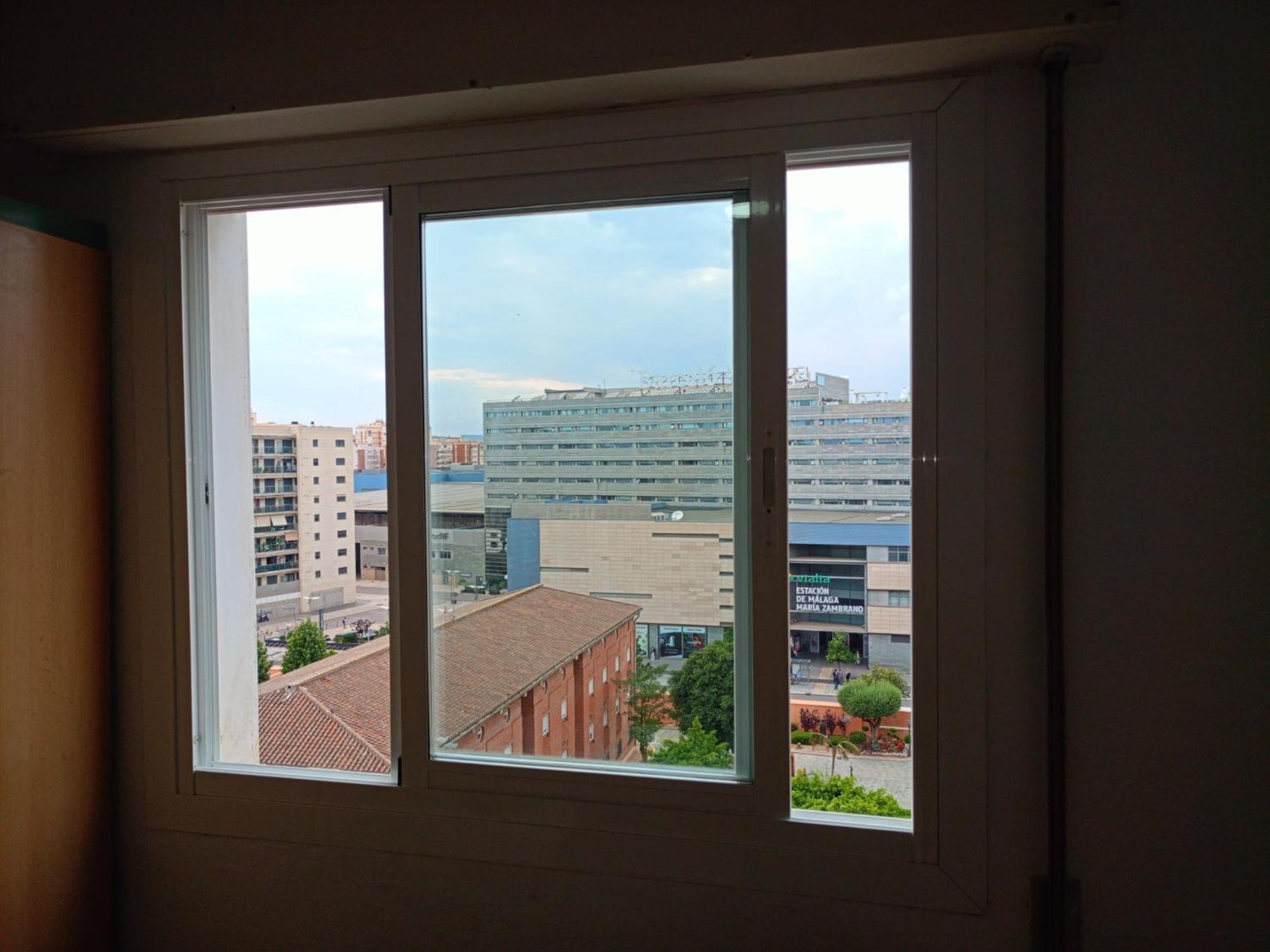 Habitacion Privada Centro Malaga Cerca Tren Maria Zambrano Y Playa Muy Buena Conexion Wifi 외부 사진