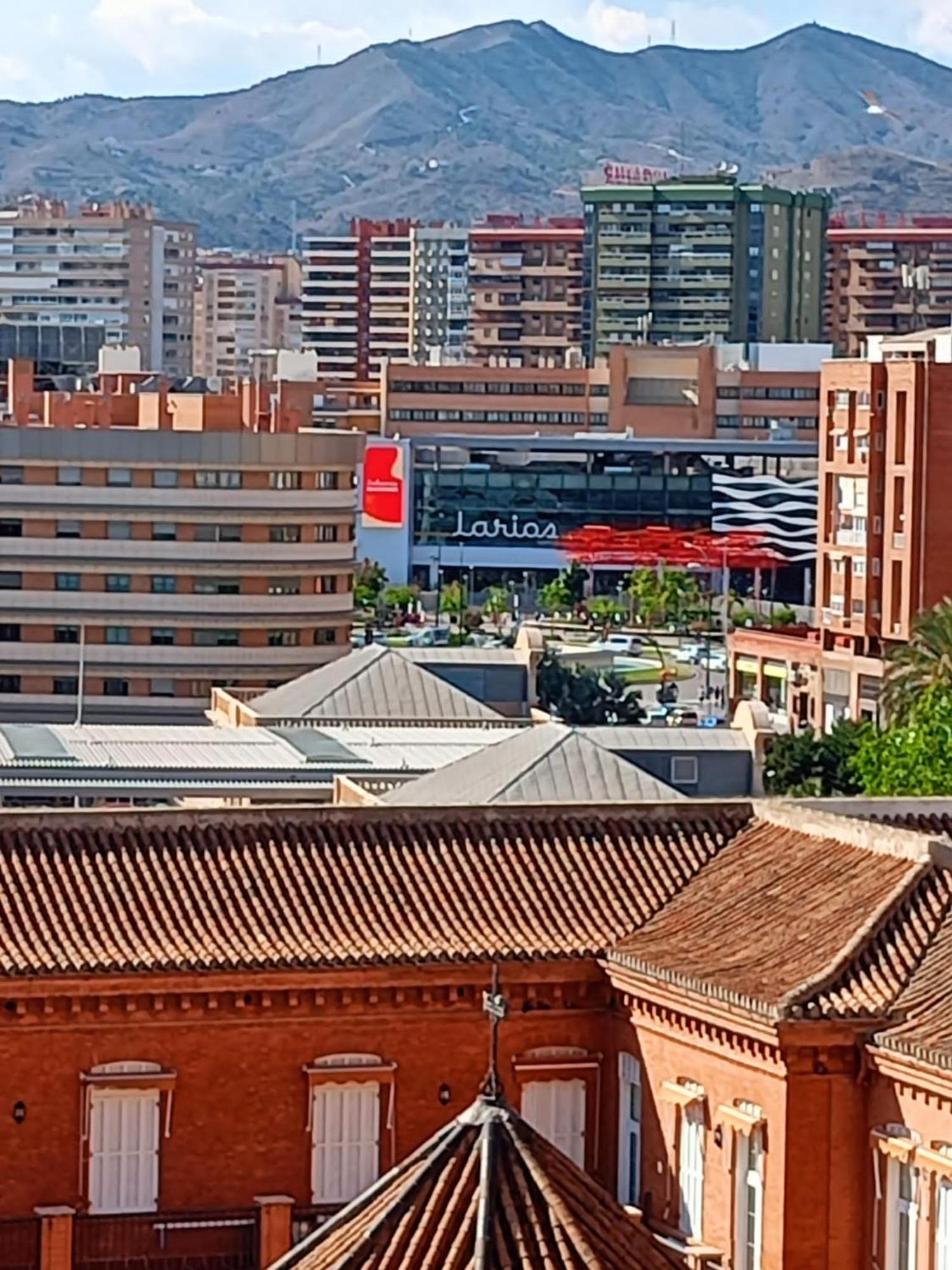 Habitacion Privada Centro Malaga Cerca Tren Maria Zambrano Y Playa Muy Buena Conexion Wifi 외부 사진