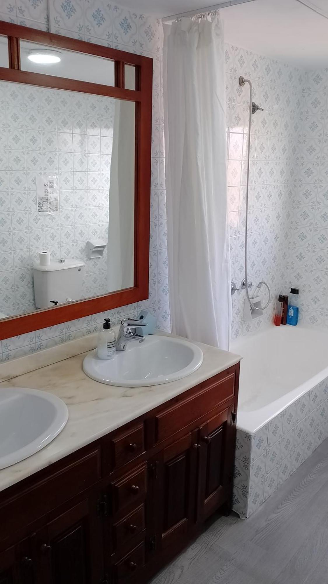 Habitacion Privada Centro Malaga Cerca Tren Maria Zambrano Y Playa Muy Buena Conexion Wifi 외부 사진