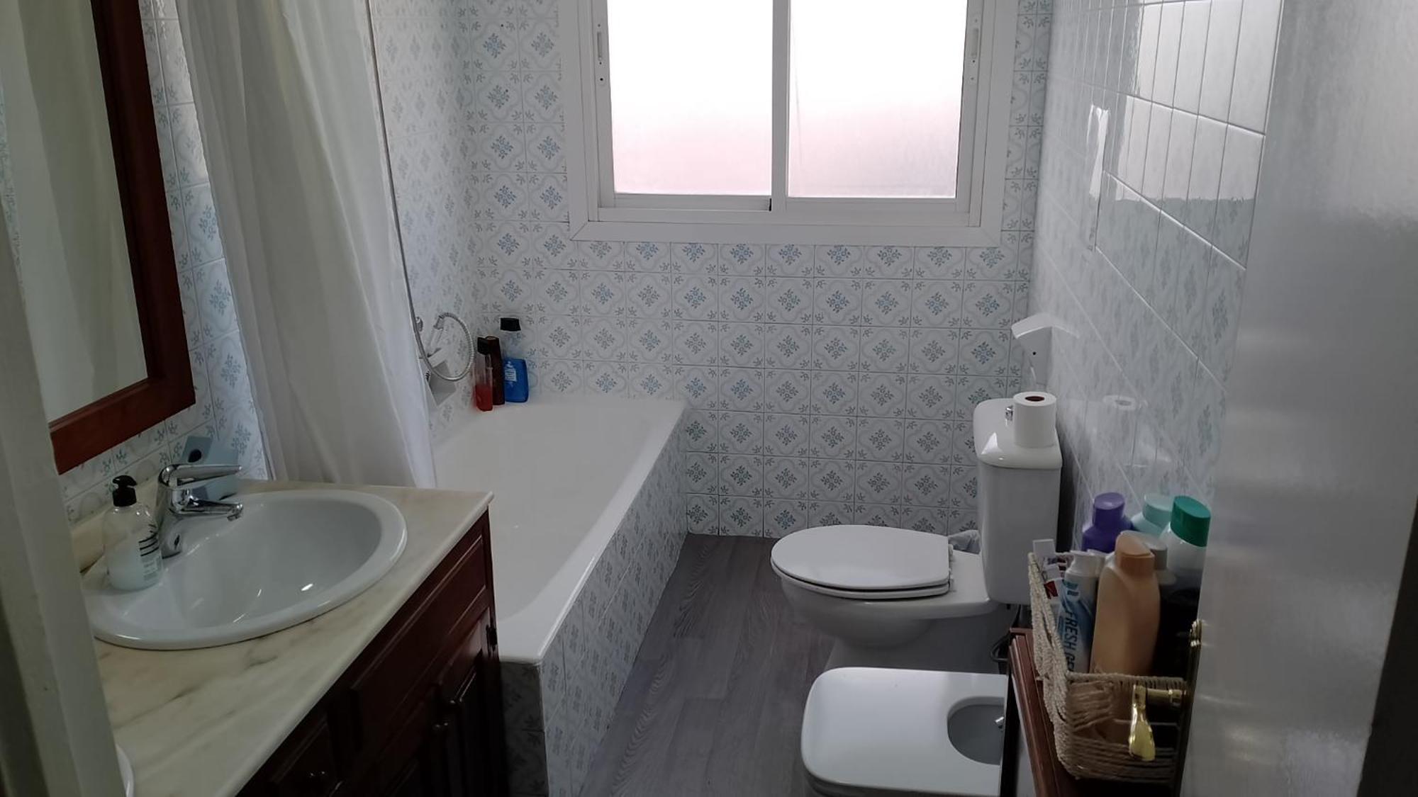 Habitacion Privada Centro Malaga Cerca Tren Maria Zambrano Y Playa Muy Buena Conexion Wifi 외부 사진
